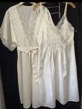 Vtg Victoria's Secret Gold Crown Robe And Nightgown Union Made Late 1970s 1980s